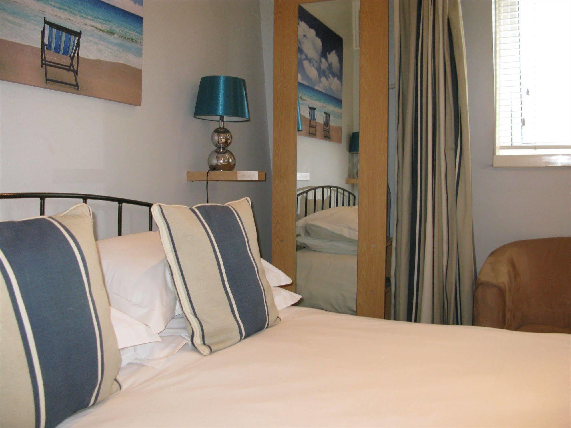 Oyo Lifestyle Hotel Sea Breeze Brighton Kültér fotó