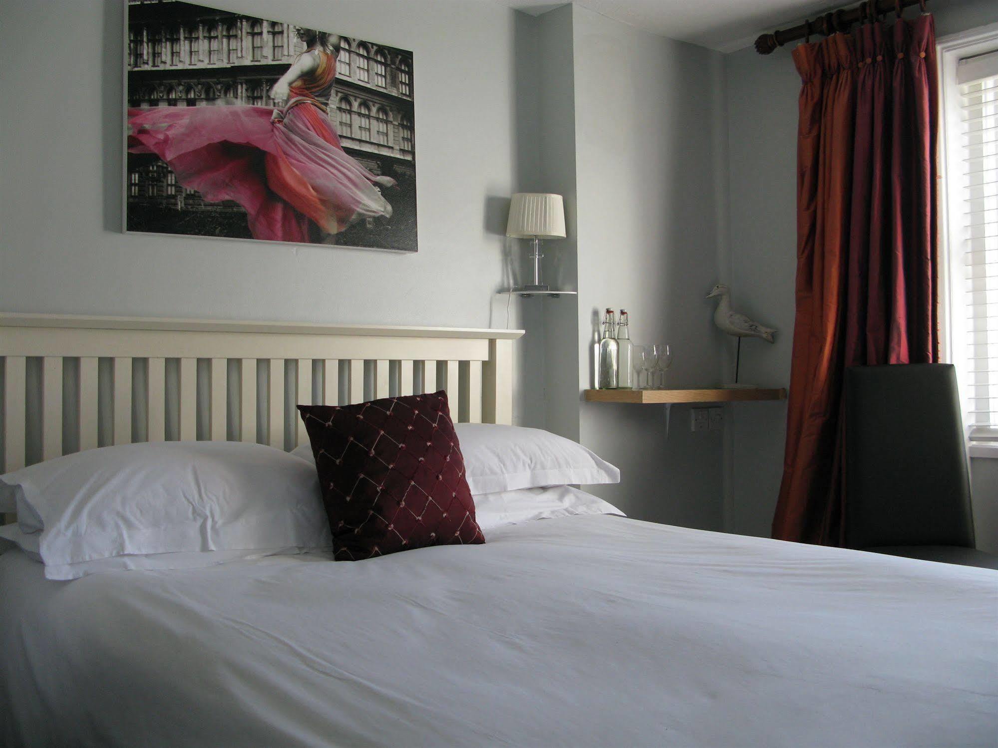 Oyo Lifestyle Hotel Sea Breeze Brighton Kültér fotó