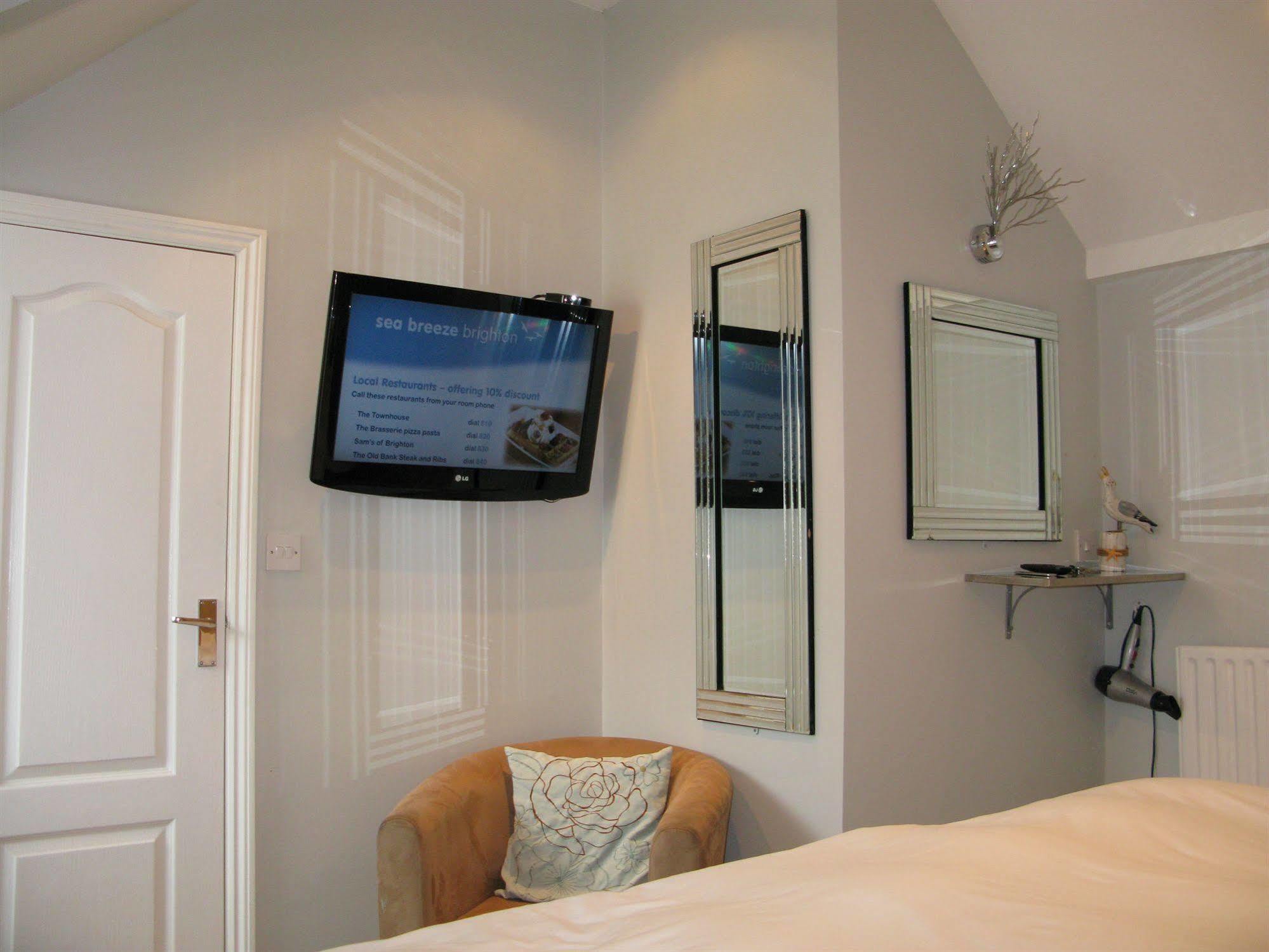 Oyo Lifestyle Hotel Sea Breeze Brighton Kültér fotó