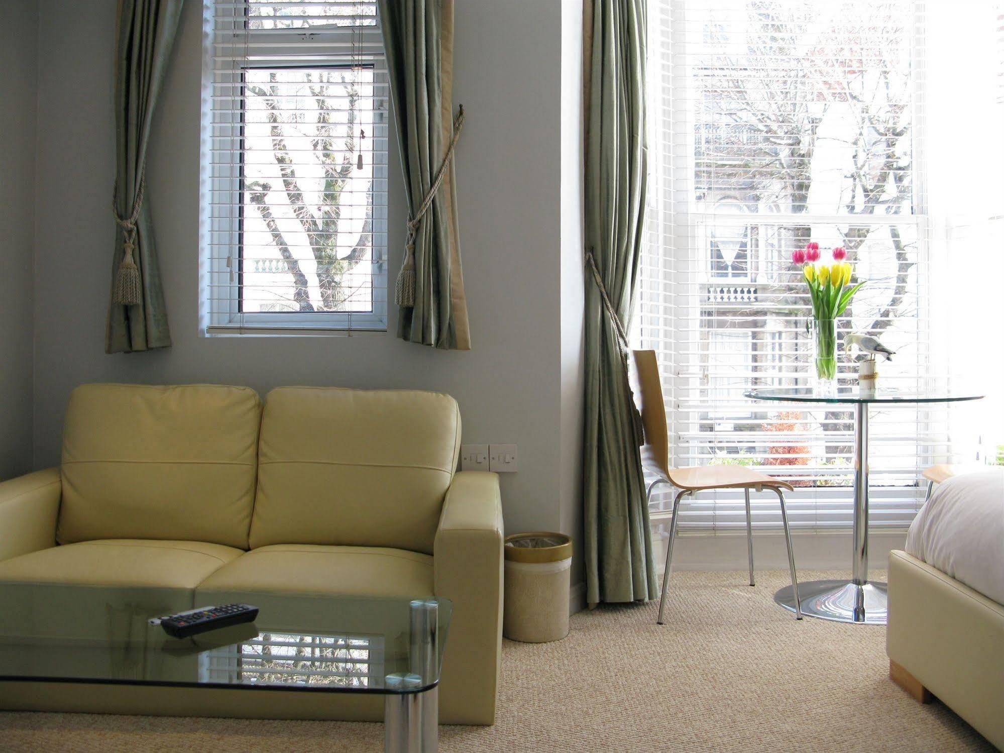 Oyo Lifestyle Hotel Sea Breeze Brighton Kültér fotó