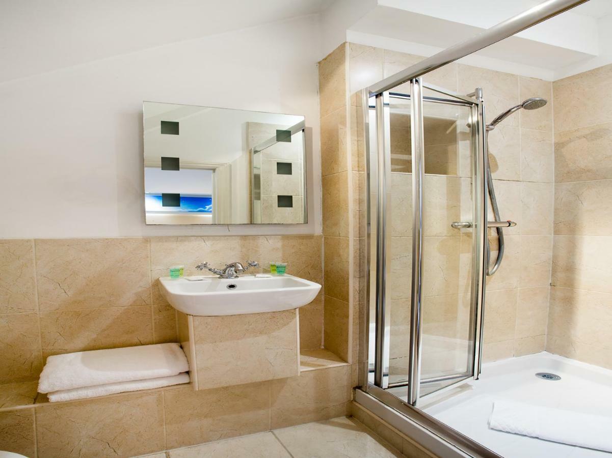 Oyo Lifestyle Hotel Sea Breeze Brighton Kültér fotó